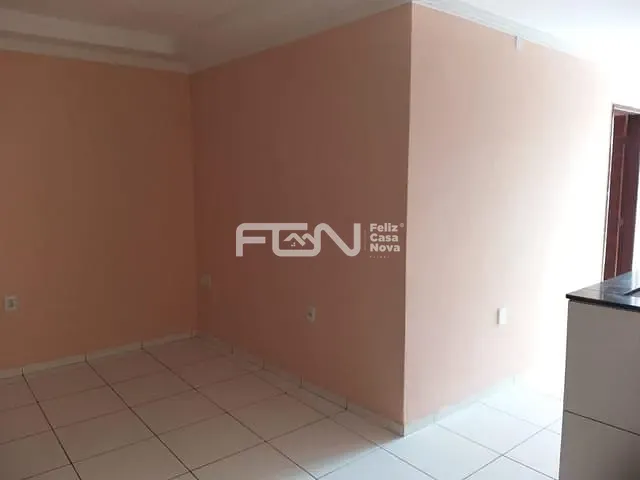 Casa 2 quartos e 1 banheiro, para alugar, no bairro Nova Vitoria em Camaçari