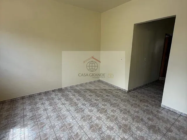 Casa com 480m² 3 quartos e 1 banheiro, à venda, no bairro Centro em Rolândia