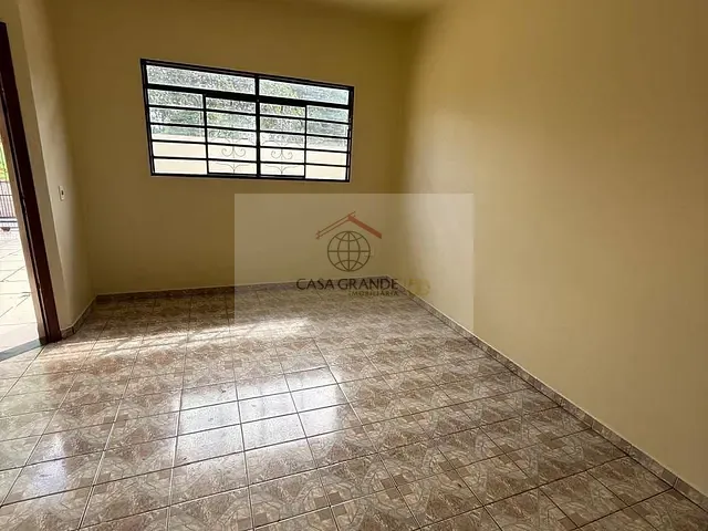 Casa com 480m² 3 quartos e 1 banheiro, à venda, no bairro Centro em Rolândia