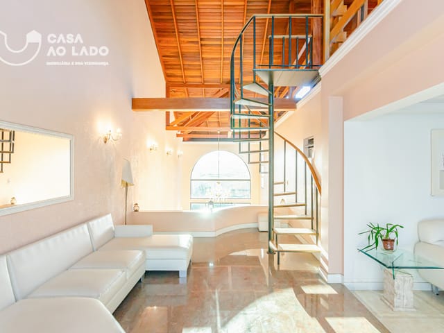Casa 4 quartos e 12 banheiros, para alugar, no bairro Guabirotuba em Curitiba