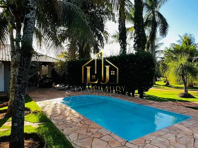 Casa com 1050m² 4 quartos e 1 banheiro, à venda, no bairro MIRAFLORES em Chapada dos Guimarães