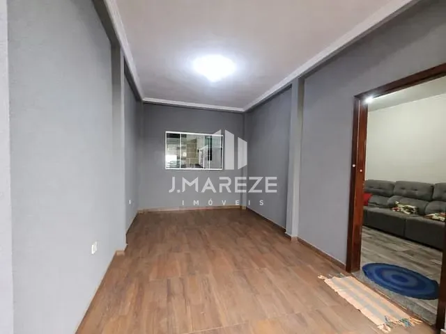 Casa com 180m² 2 quartos e 1 banheiro, à venda, no bairro Jardim Flamingos em Apucarana