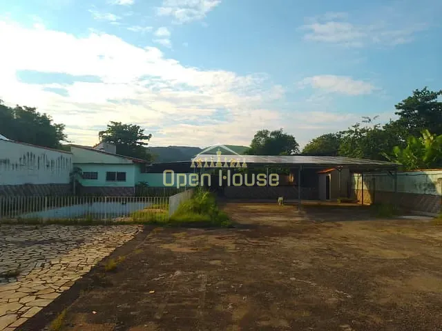 Casa para alugar, no bairro São Luiz em Volta Redonda