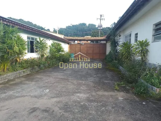 Casa para alugar, no bairro São Luiz em Volta Redonda