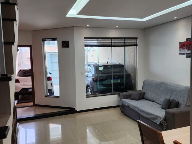 Casa com 140m² 3 quartos e 1 banheiro, à venda, no bairro Cabral em Contagem
