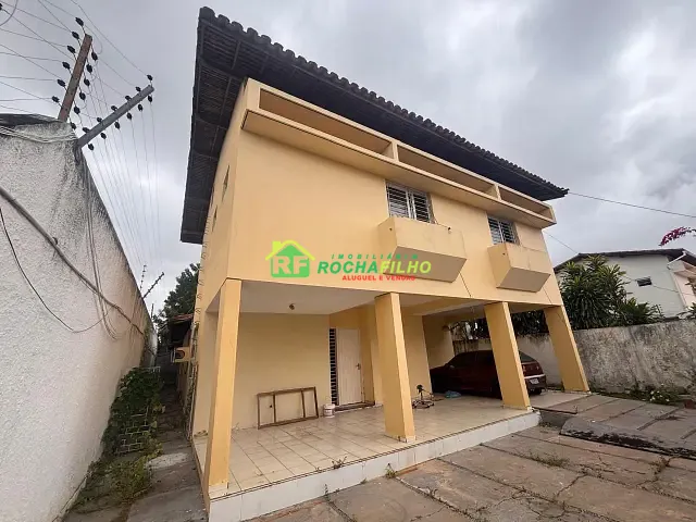 Casa com 300m² 5 quartos e 5 banheiros, para alugar, no bairro São Cristóvão em Teresina