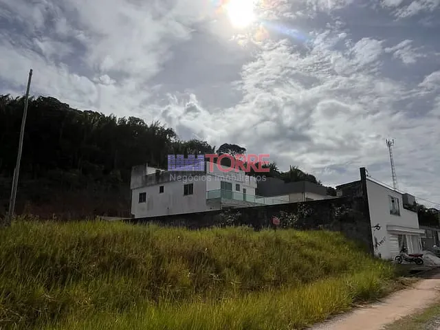 Terreno com 450m², à venda, no bairro Nossa Senhora da Vitória em Ilhéus