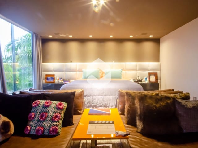 Casa com 900m² 6 quartos e 9 banheiros, à venda, no bairro Barra da Tijuca em Rio de Janeiro