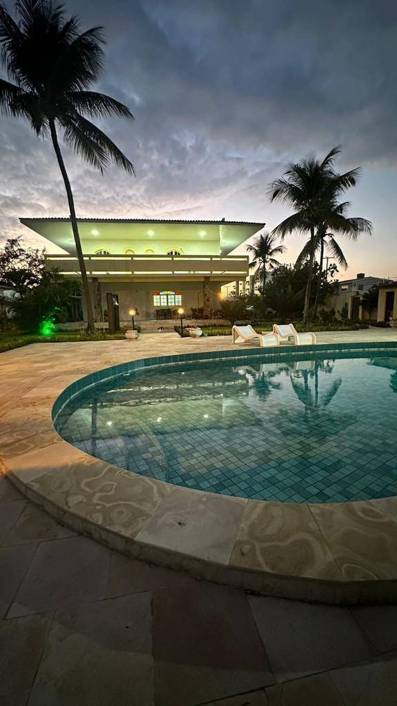 Casa, 6 quartos, 560 m² - Foto 1