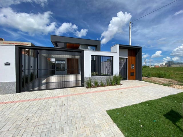 Casa com 244m² 3 quartos e 2 banheiros, à venda, no bairro Residencial Riviera Suíça em Sinop