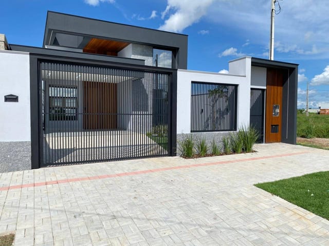 Casa com 244m² 3 quartos e 2 banheiros, à venda, no bairro Residencial Riviera Suíça em Sinop