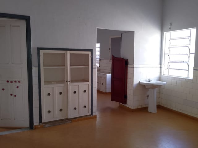 Casa 2 quartos e 2 banheiros, para alugar, no bairro Centro em Cataguases