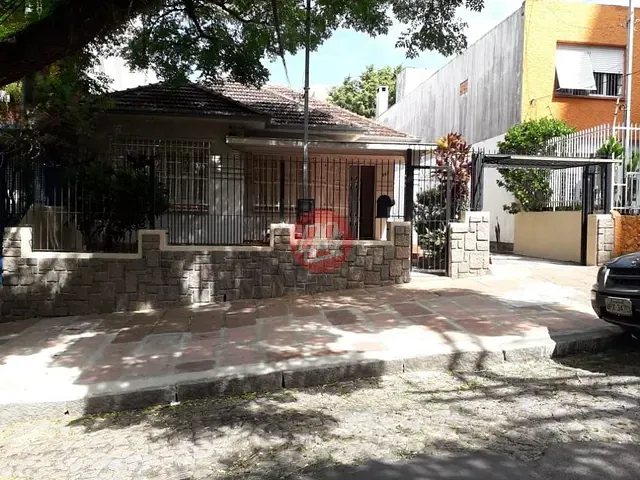 Casa com 513m² 4 quartos e 2 banheiros, à venda, no bairro Rio Branco em Porto Alegre