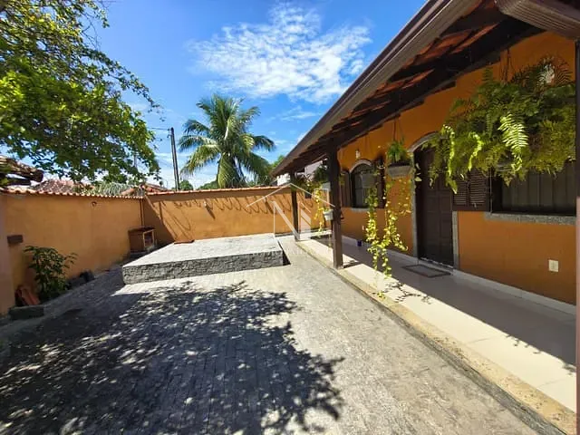 Casa com 360m² 4 quartos e 3 banheiros, à venda, no bairro Itapeba em Maricá
