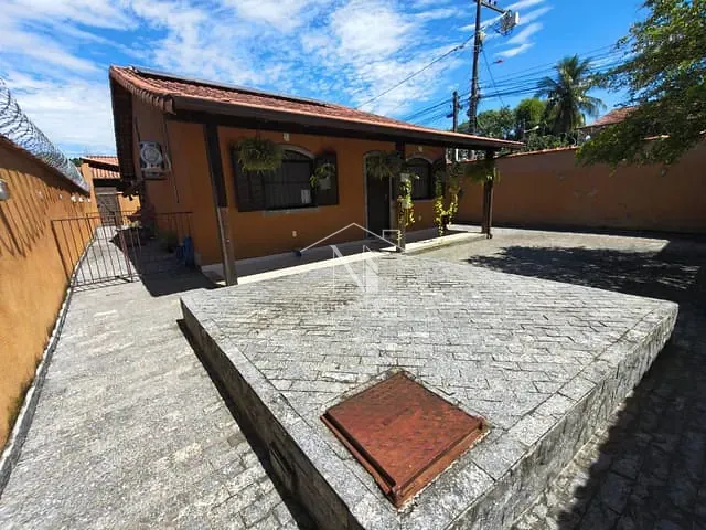 Casa com 360m² 4 quartos e 3 banheiros, à venda, no bairro Itapeba em Maricá