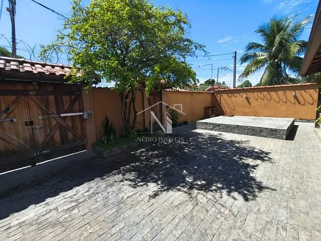 Casa com 360m² 4 quartos e 3 banheiros, à venda, no bairro Itapeba em Maricá
