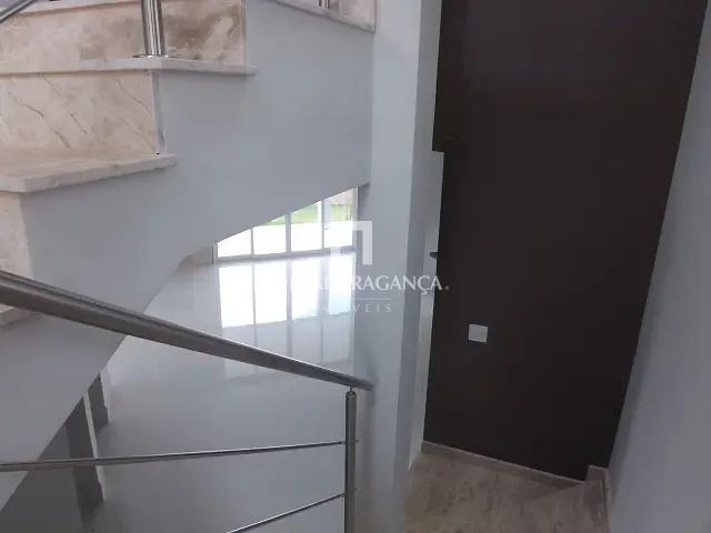 Casa com 495m² 3 quartos e 6 banheiros, à venda, no bairro Condomínio Residencial Fazenda Santa Helena em Bragança Paulista