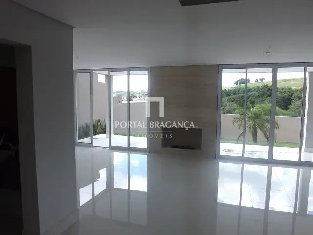 Casa com 495m² 3 quartos e 6 banheiros, à venda, no bairro Condomínio Residencial Fazenda Santa Helena em Bragança Paulista