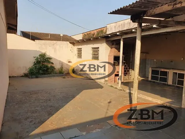Casa com 290m² 4 quartos e 2 banheiros, à venda, no bairro Conjunto Santa Rita 7 em Londrina