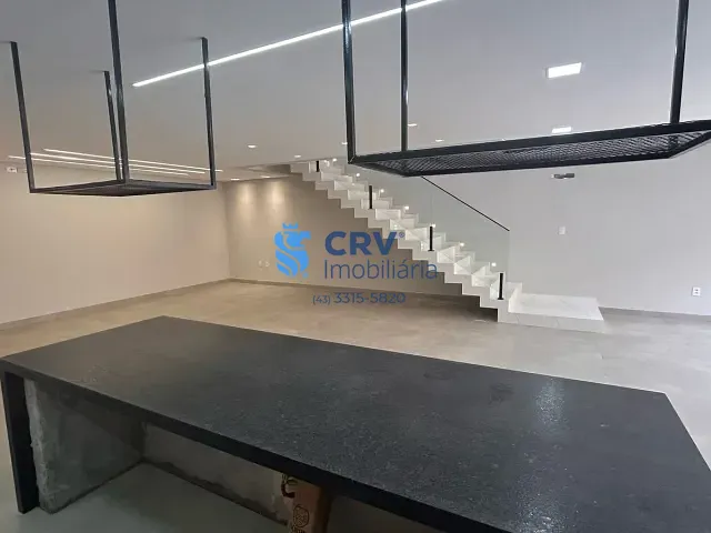 Casa com 250m² 3 quartos e 4 banheiros, à venda, no bairro Universitário em Londrina