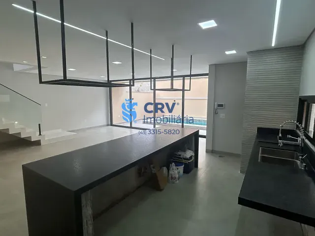 Casa com 250m² 3 quartos e 4 banheiros, à venda, no bairro Universitário em Londrina