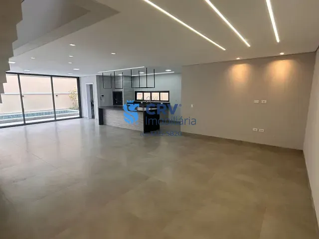 Casa com 250m² 3 quartos e 4 banheiros, à venda, no bairro Universitário em Londrina