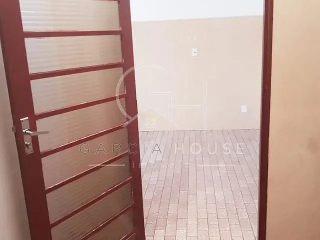 Casa com 200m² 3 quartos e 1 banheiro, à venda, no bairro Vila Maria Luiza em Ribeirão Preto