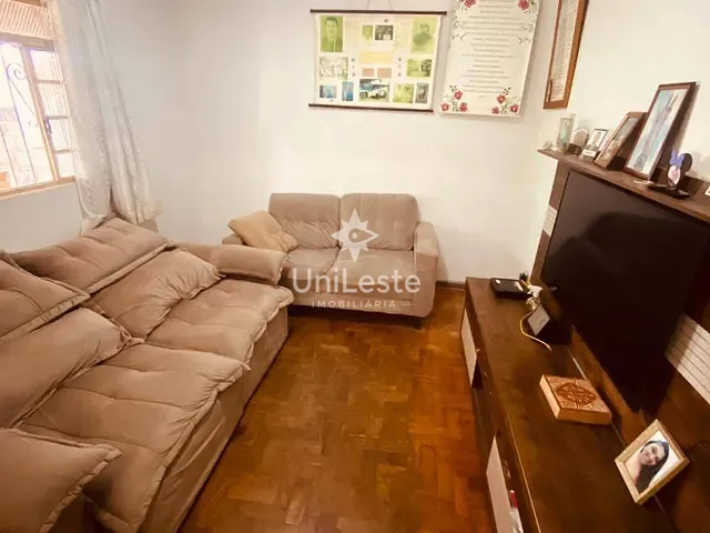 Casa 6 quartos e 3 banheiros, à venda, no bairro Nova Vista em Sabará