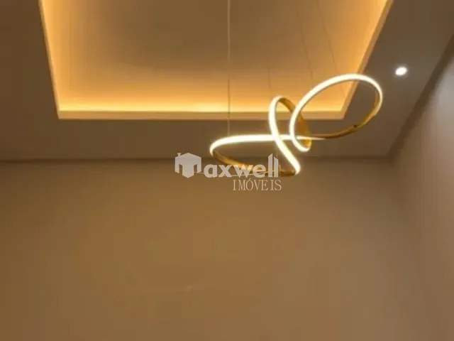 Casa com 185m² 3 quartos e 3 banheiros, à venda, no bairro Independência - 2º Complemento em Aparecida de Goiânia