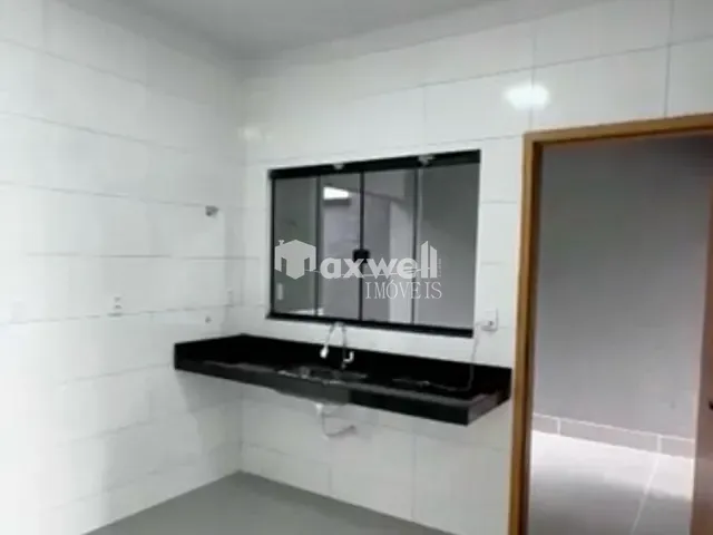 Casa com 185m² 3 quartos e 3 banheiros, à venda, no bairro Independência - 2º Complemento em Aparecida de Goiânia