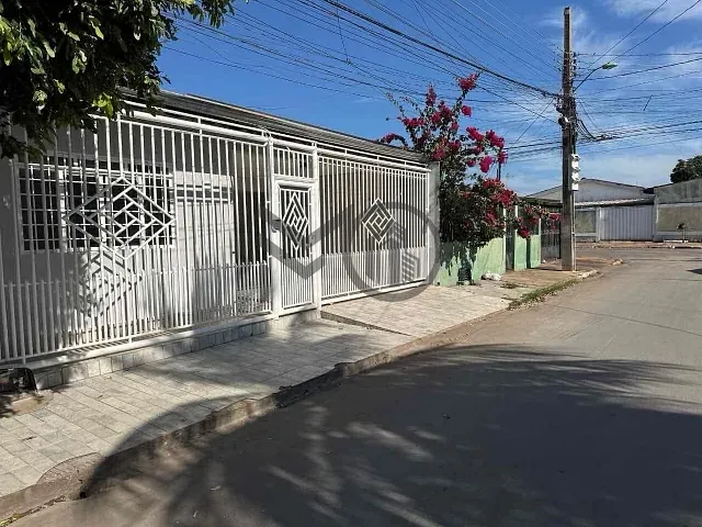 Casa com 200m² 4 quartos e 3 banheiros, à venda, no bairro Morada da Serra em Cuiabá