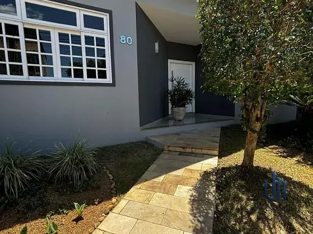 Casa 3 quartos e 3 banheiros, à venda, no bairro Niterói em Volta Redonda
