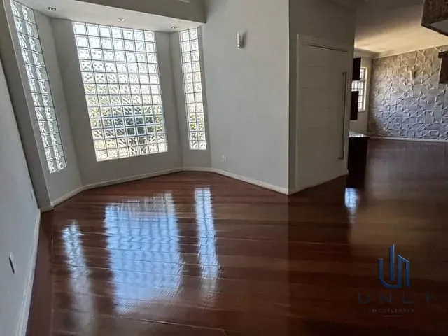 Casa 3 quartos e 3 banheiros, à venda, no bairro Niterói em Volta Redonda