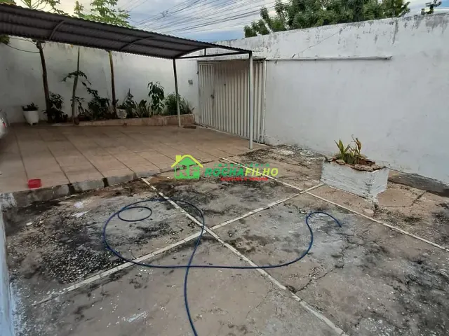 Casa com 350m² 3 quartos e 1 banheiro, à venda, no bairro Lorival Parente em Teresina