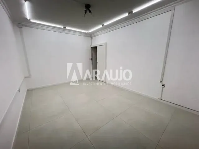 Casa com 426m² 4 quartos e 4 banheiros, à venda, no bairro Centro em Itajaí