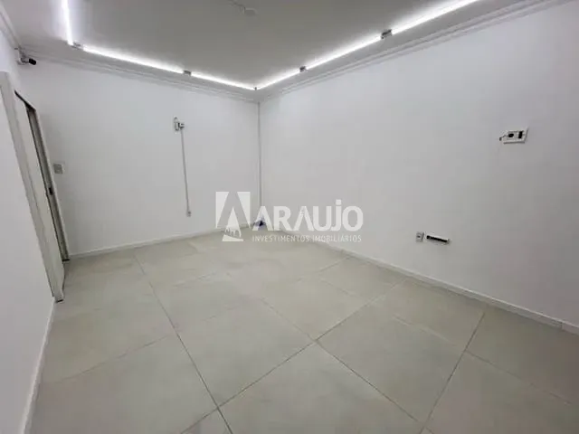 Casa com 426m² 4 quartos e 4 banheiros, à venda, no bairro Centro em Itajaí