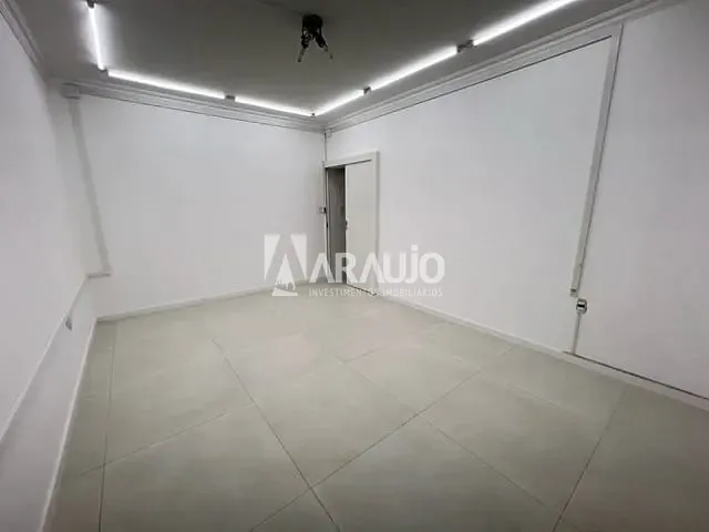 Casa com 426m² 4 quartos e 4 banheiros, à venda, no bairro Centro em Itajaí