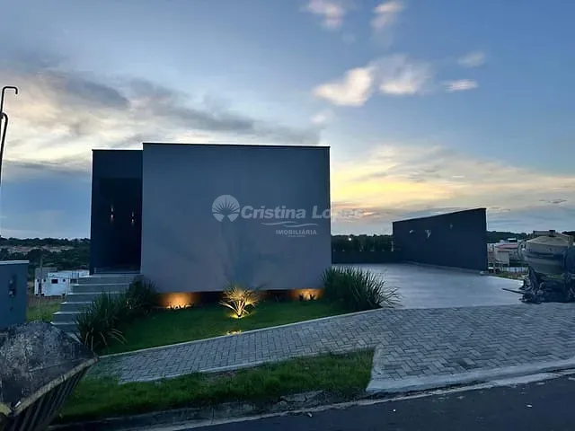 Casa 3 quartos e 4 banheiros, à venda, no bairro Tabajaras em Teresina