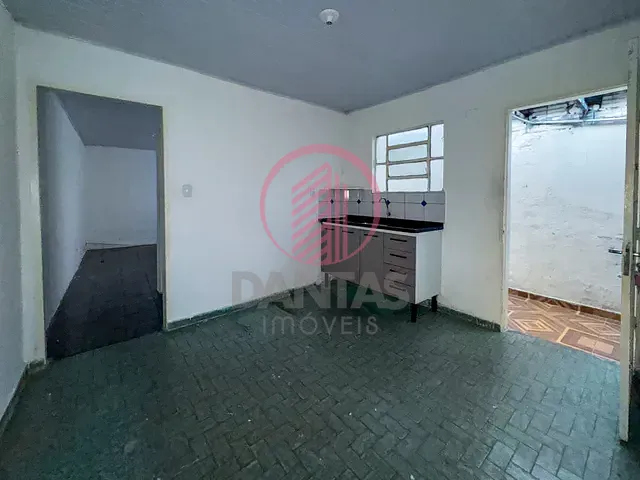 Casa 2 quartos e 1 banheiro, para alugar, no bairro Veloso em Osasco