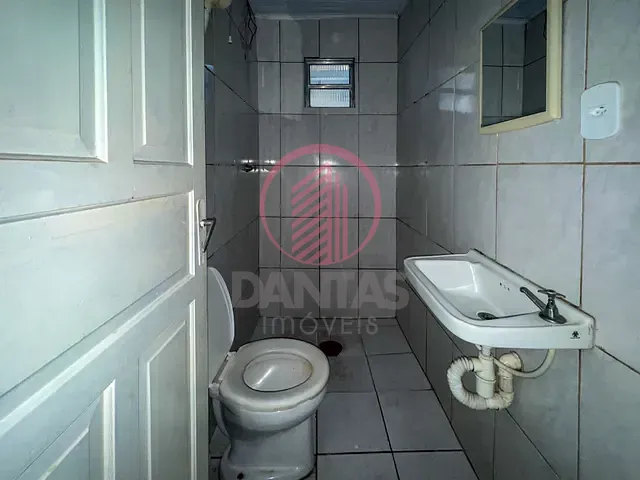 Casa 2 quartos e 1 banheiro, para alugar, no bairro Veloso em Osasco