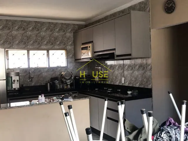 Casa com 250m² 4 quartos e 3 banheiros, à venda, no bairro Votuporanga I em Votuporanga