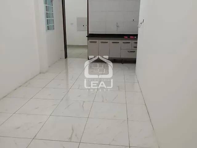 Casa com 205m² 3 quartos e 2 banheiros, para alugar, no bairro Jardim dos Lagos em São Paulo