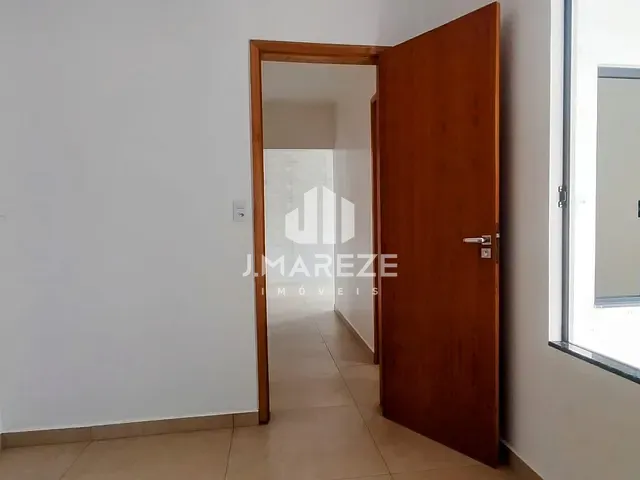 Casa com 360m² 5 quartos e 2 banheiros, à venda, no bairro Loteamento Residencial Tami em Apucarana