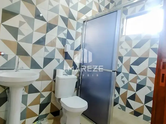 Casa com 360m² 5 quartos e 2 banheiros, à venda, no bairro Loteamento Residencial Tami em Apucarana