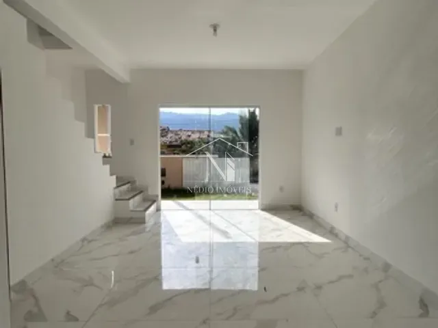 Casa 2 quartos e 1 banheiro, à venda, no bairro Itapeba em Maricá