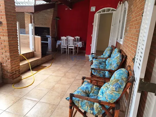 Casa com 360m² 4 quartos e 4 banheiros, à venda, no bairro Martim de Sá em Caraguatatuba