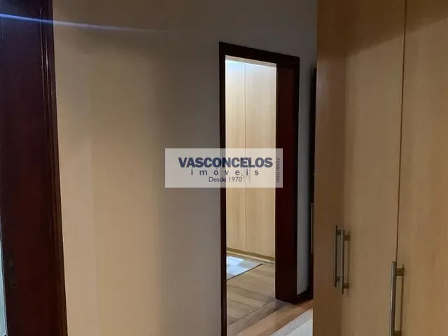 Casa com 758m² 4 quartos e 5 banheiros, à venda, no bairro Jardim das Colinas em São José dos Campos