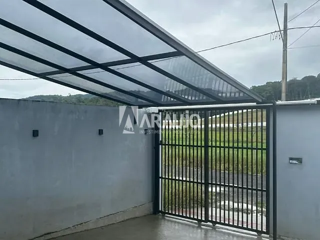 Casa com 61m², à venda, no bairro Rio do Meio em Itajaí