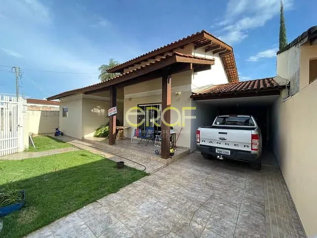 Casa com 448m² 6 quartos e 4 banheiros, à venda, no bairro Centro em Formosa
