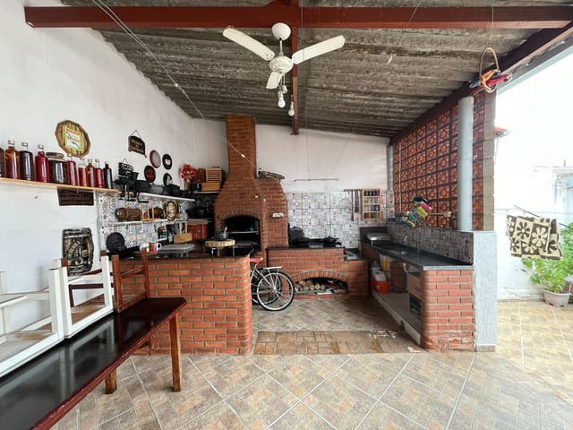 Casa com 250m² 3 quartos e 1 banheiro, à venda, no bairro Jardim Maracanã em Campinas